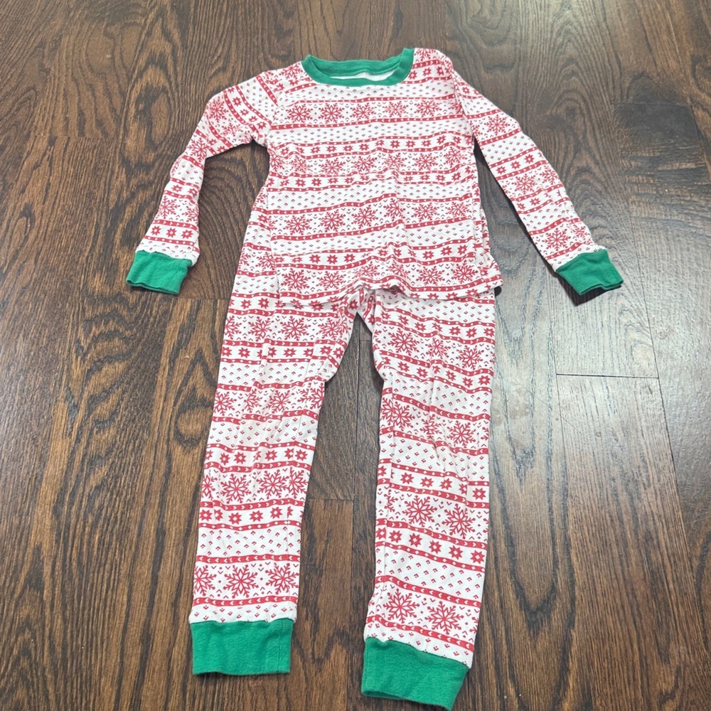 Carter’s Christmas pajamas, size 6